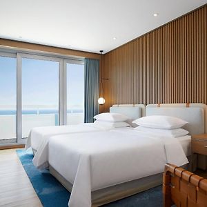 Deluxe Twin Room Balcony Seafront